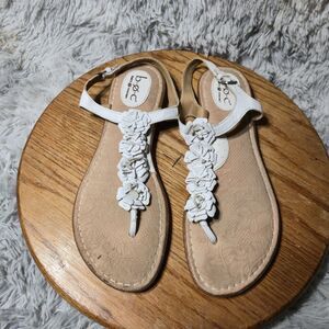 Born B.O.C Concept Ramey Womens Size 11 EU 43 White Leather Floral Sandal Thongs